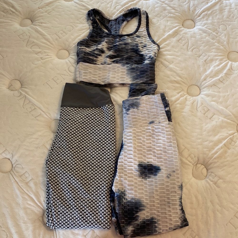Workout set plus another legging